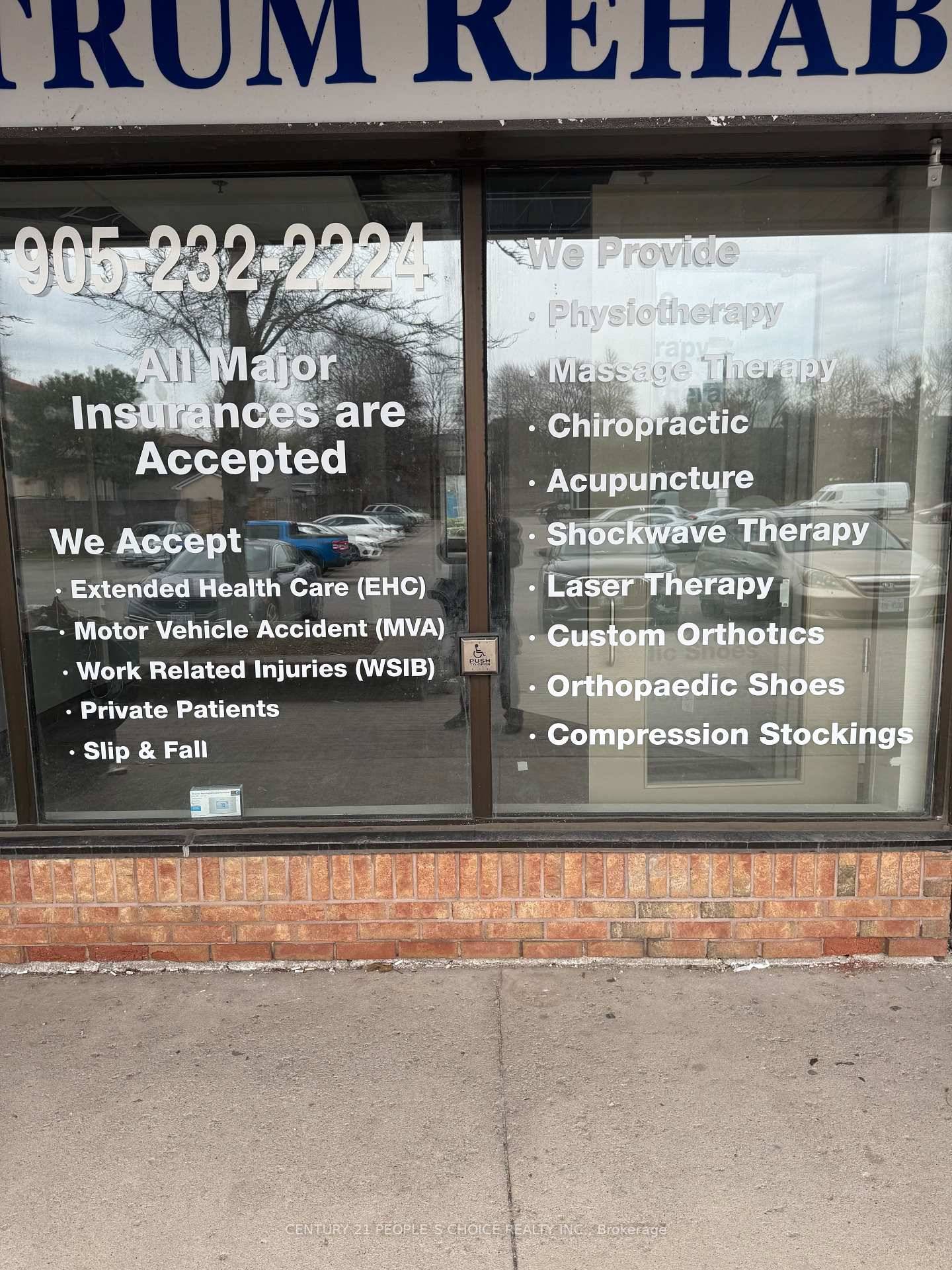 1640 sqft commercial retail unit available for lease Immediately.