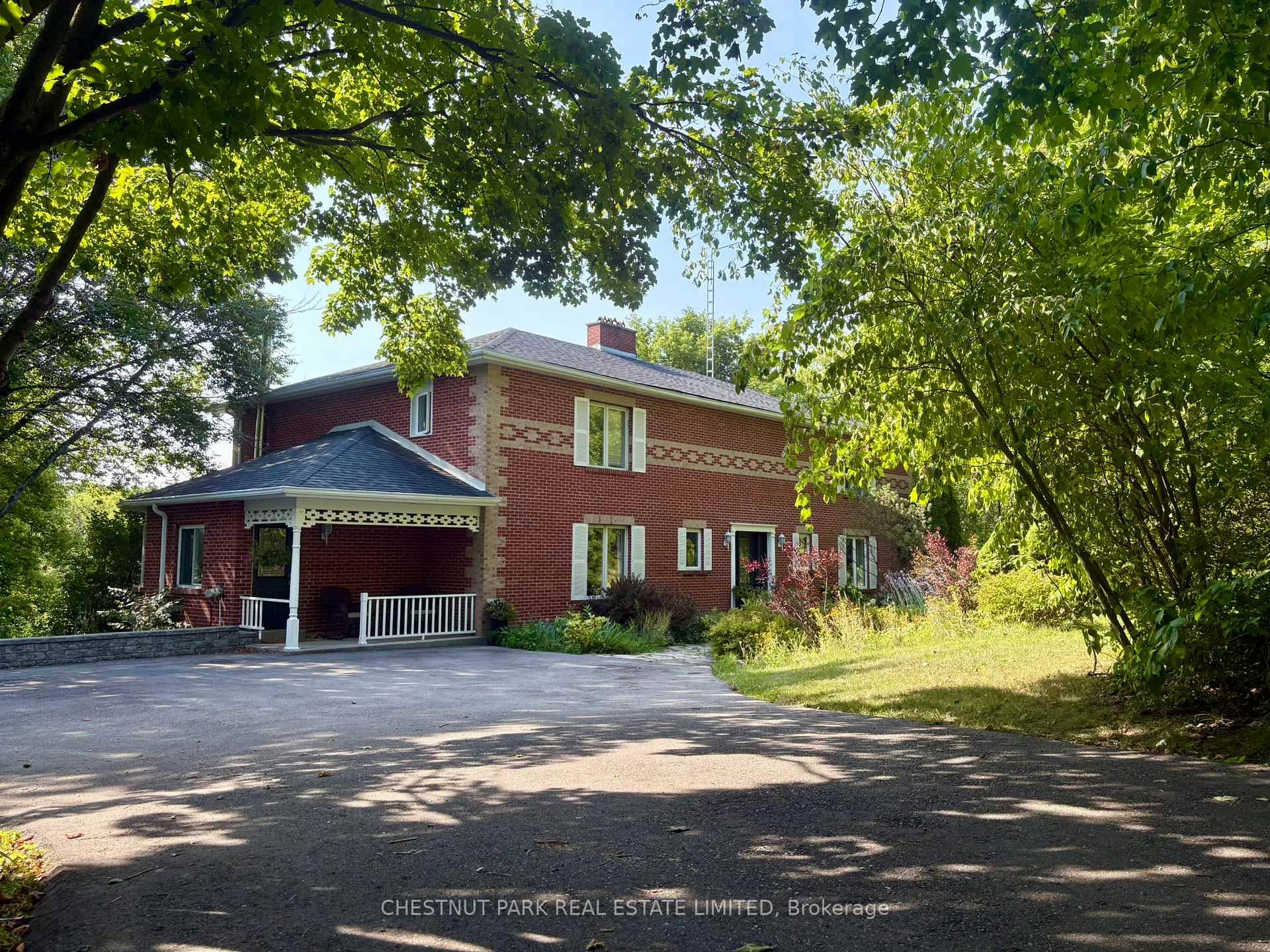 Welcome to 21 Southridge Trail !