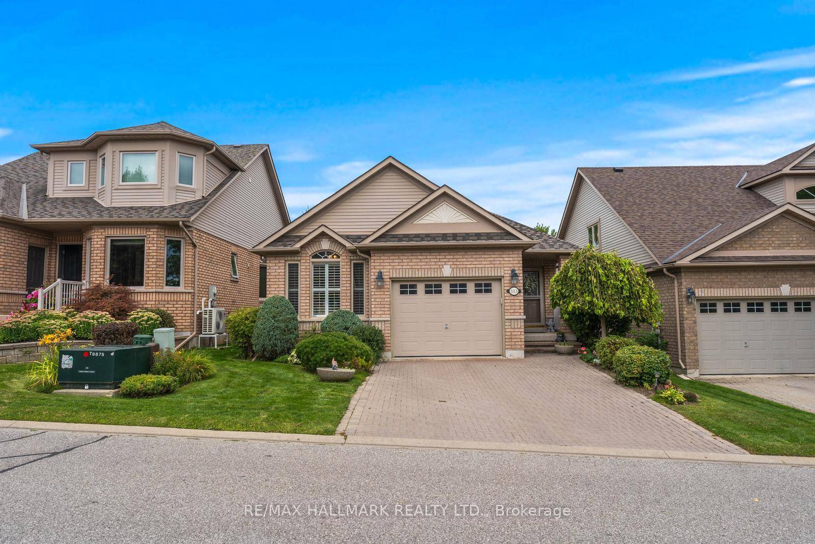 This home in the Briar Hill Adult Community ticks all the boxes !