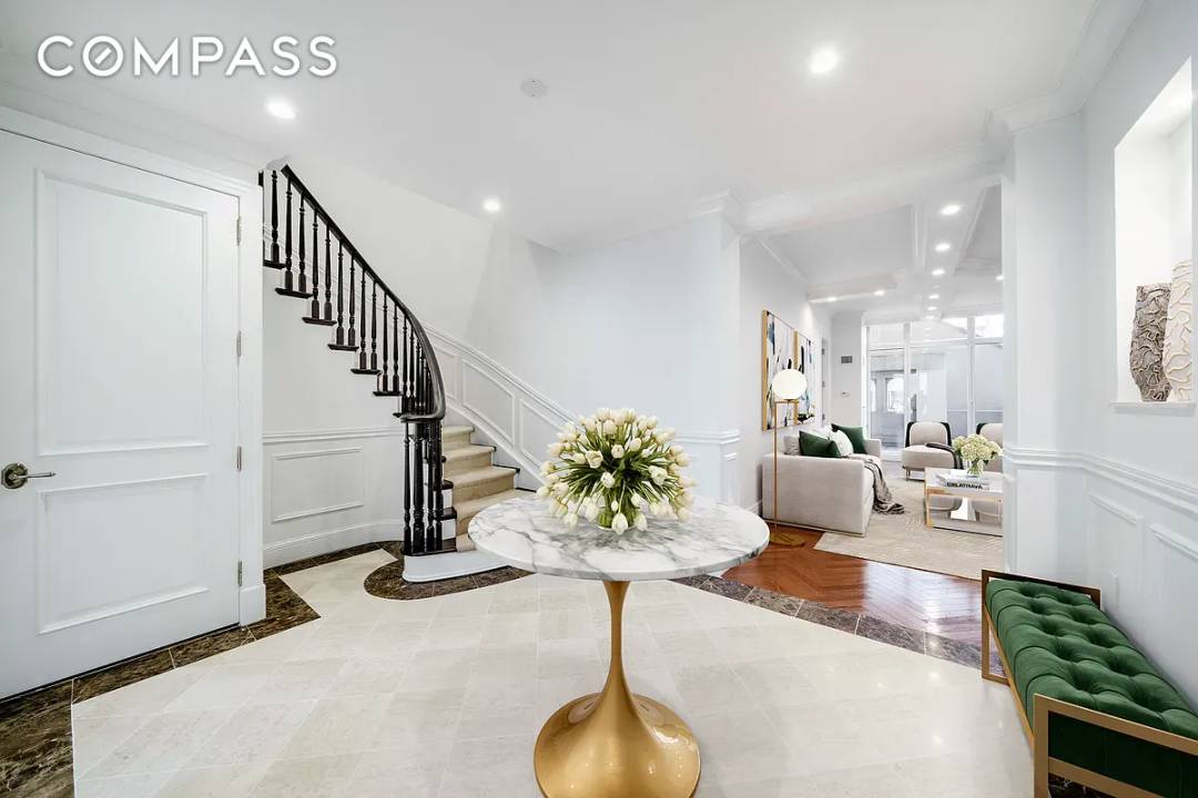 A Townhouse in the Sky Where Scale Meets Service Rediscover a Classic.