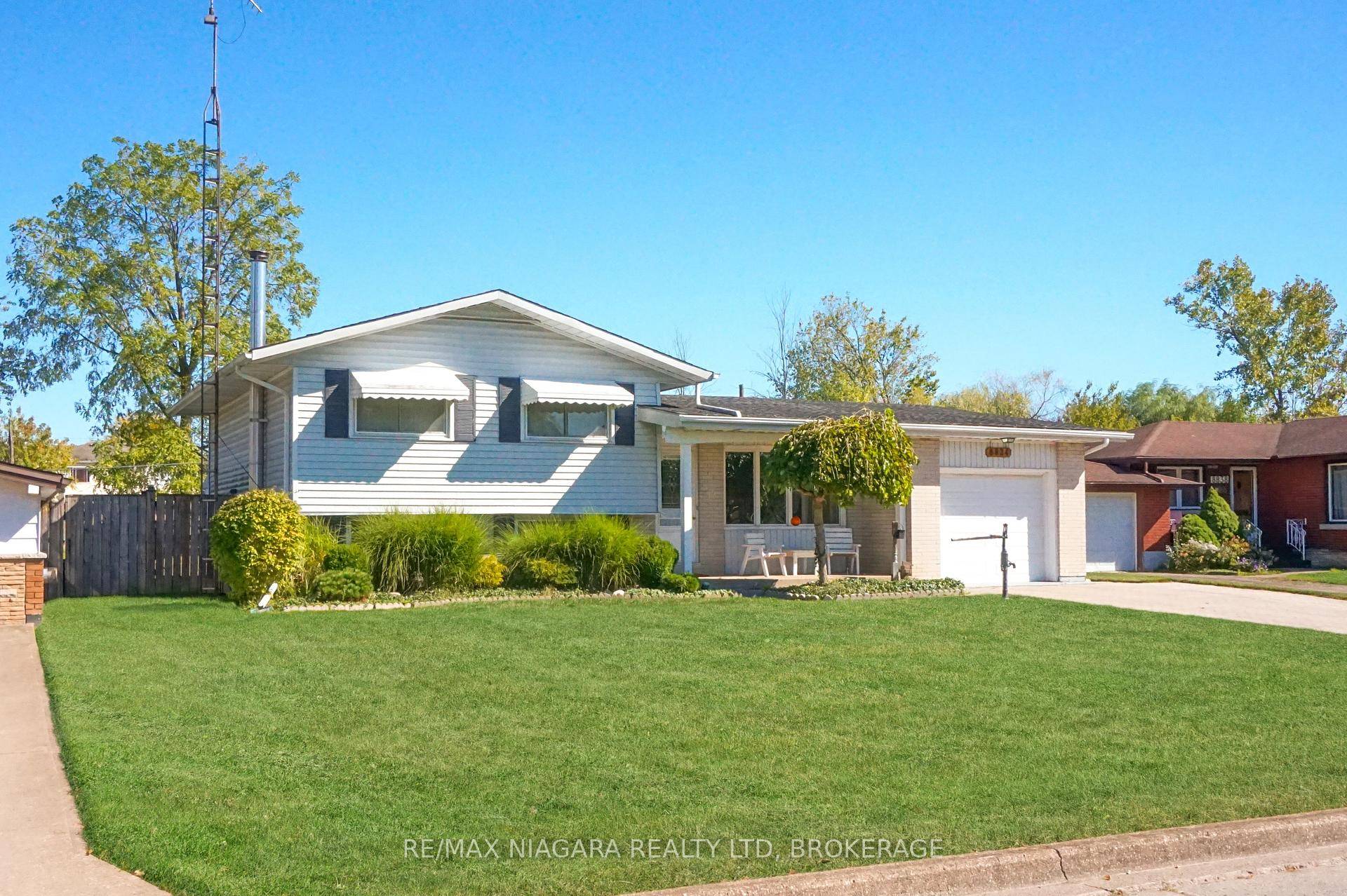 Spacious 4 level side split with garage located on a quiet street in Chippawa.