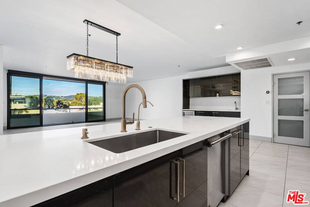 10660  Wilshire Blvd 2BR Westwood La