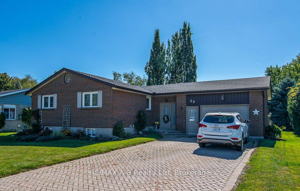 Discover this beautifully maintained 2 bedroom, 2 bath bungalow, perfectly situated on a large, mature lot in one of Tavistock's most peaceful neighborhoods.