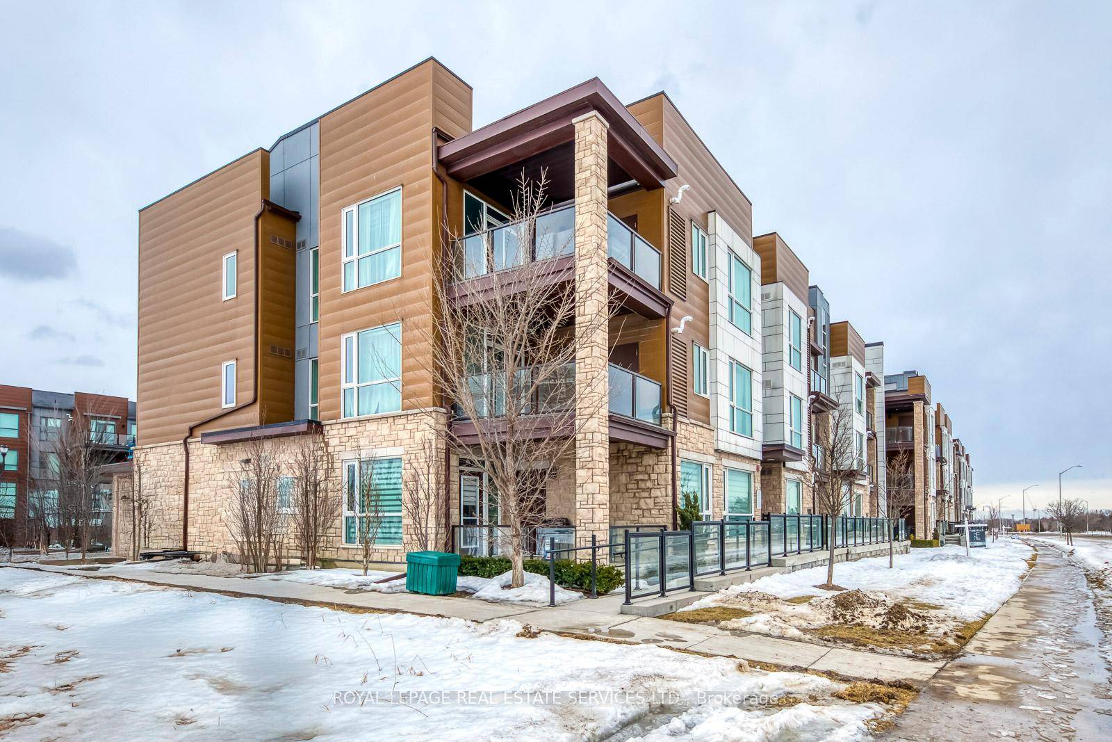 This is It The search is Over, Location and Value Top Floor, Sun Filled, Quiet, Well Maintained Condo Townhouse In The Desirable Upper Glen Abby West.