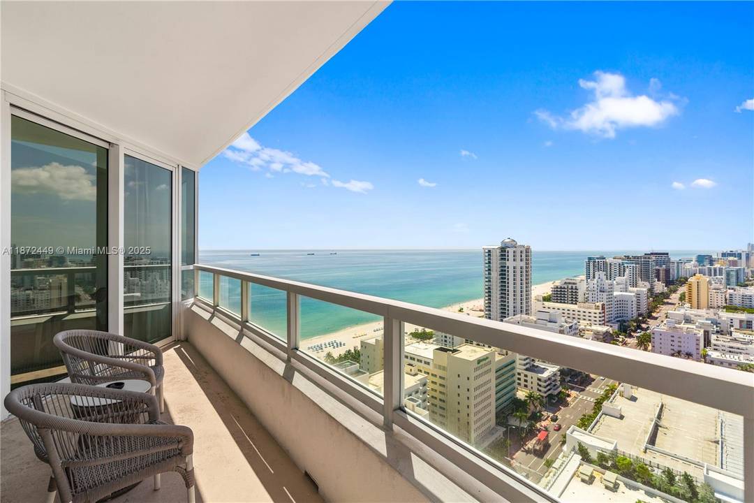 Stunning 1BD 2BA with breathtaking ocean, bay, and city views.