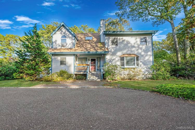 Welcome to 484 Brookhaven Ave, nestled in the charming Township of Southampton !