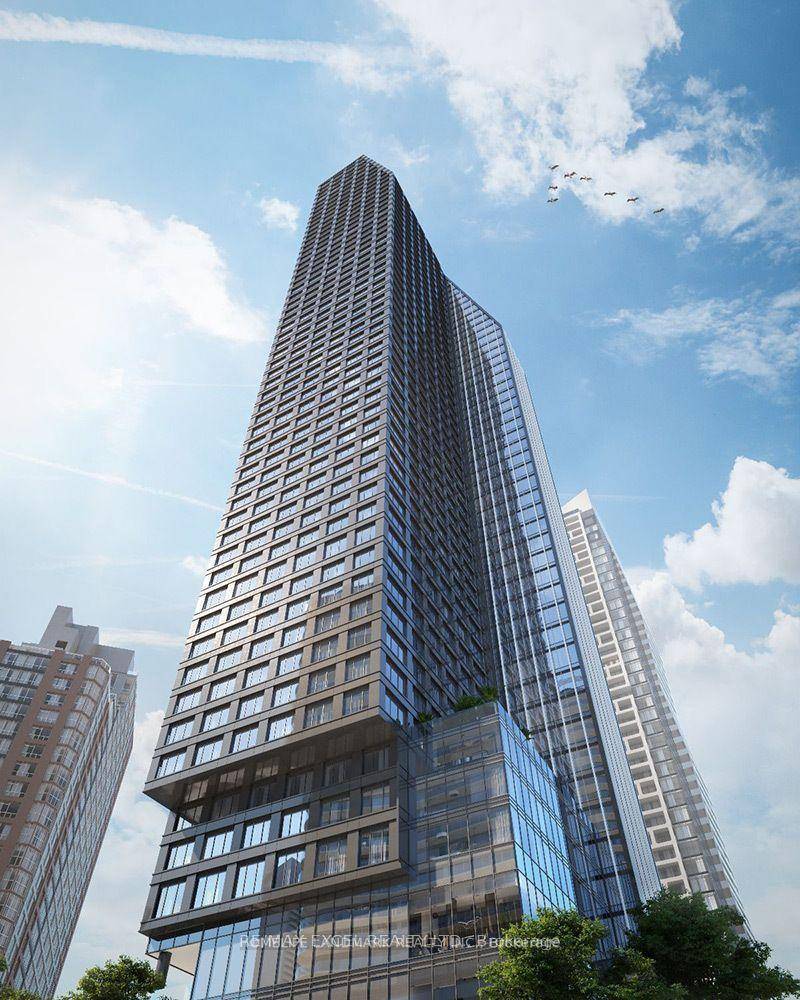 Welcome to 8 Wellesley West where urban sophistication meets unbeatable convenience !