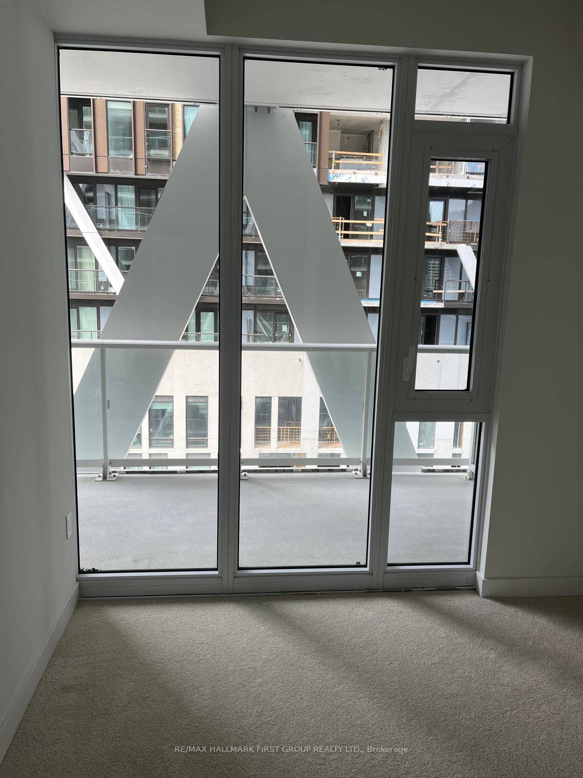 Luxurious Brand New 1 bedroom condo in the heart of downtown Toronto's Artist's Alley.