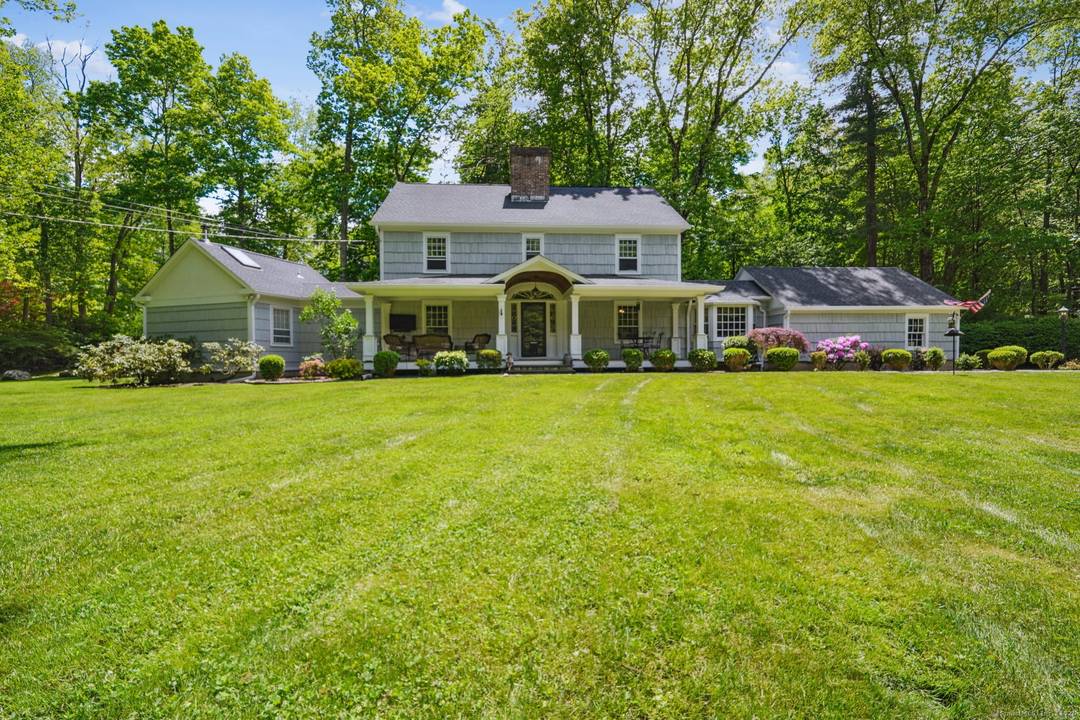 Historic Elegance meets Modern Living at 6 Downe Lane Welcome to 6 Downe Lane a property rich in history and timeless charm, originally occupied by the Gaylord family, one of ...