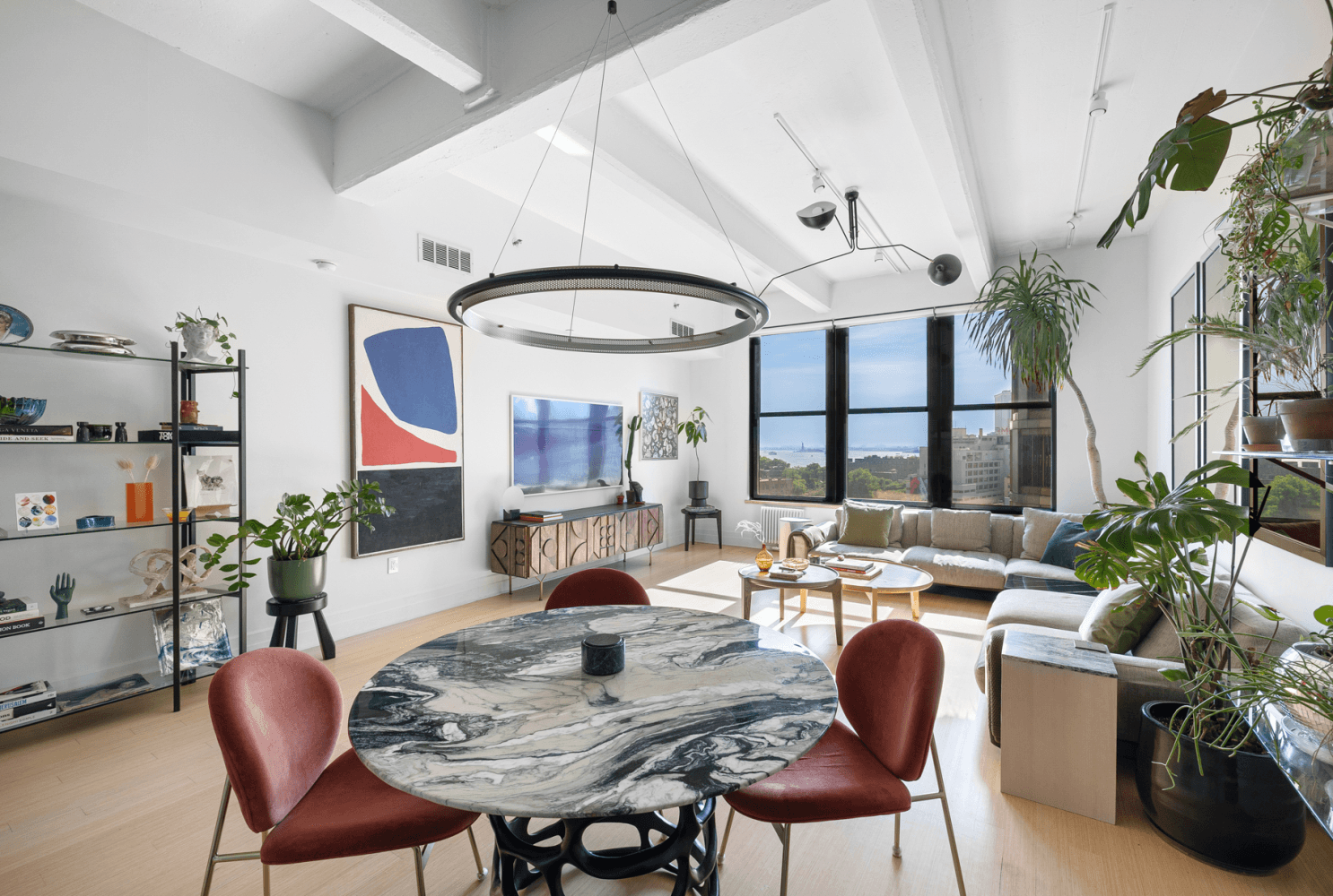 Welcome to 70 Washington Street, an exceptional Dumbo loft that offers the perfect blend of luxury living and city convenience !
