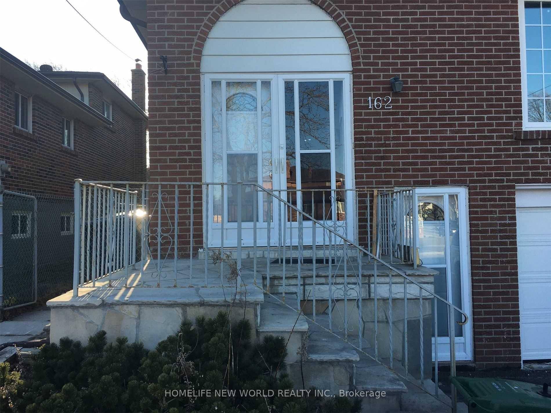 Welcome To The Fully Renovated 2 Upper Storeys Family Home In A Quite Community.
