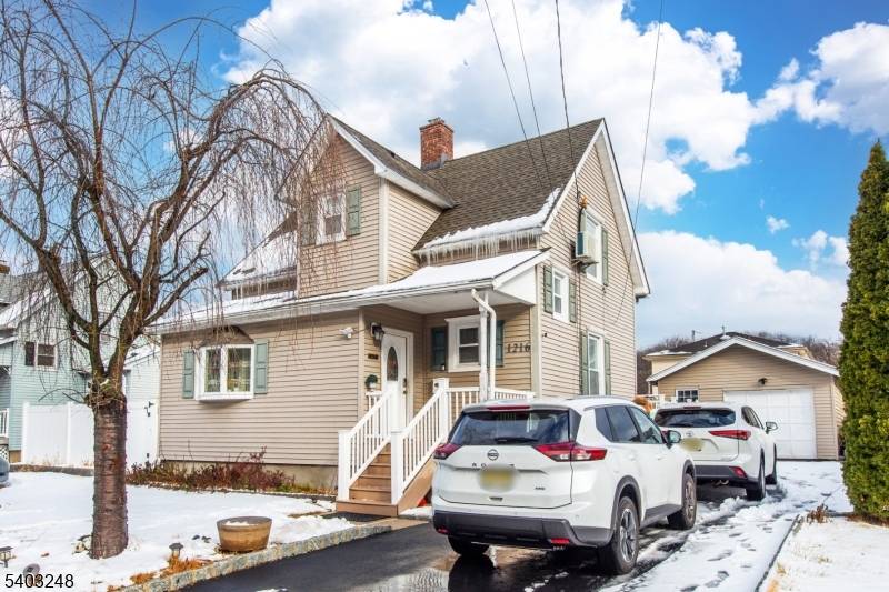 Move in ready and conveniently located in the Haskell section of Wanaque !