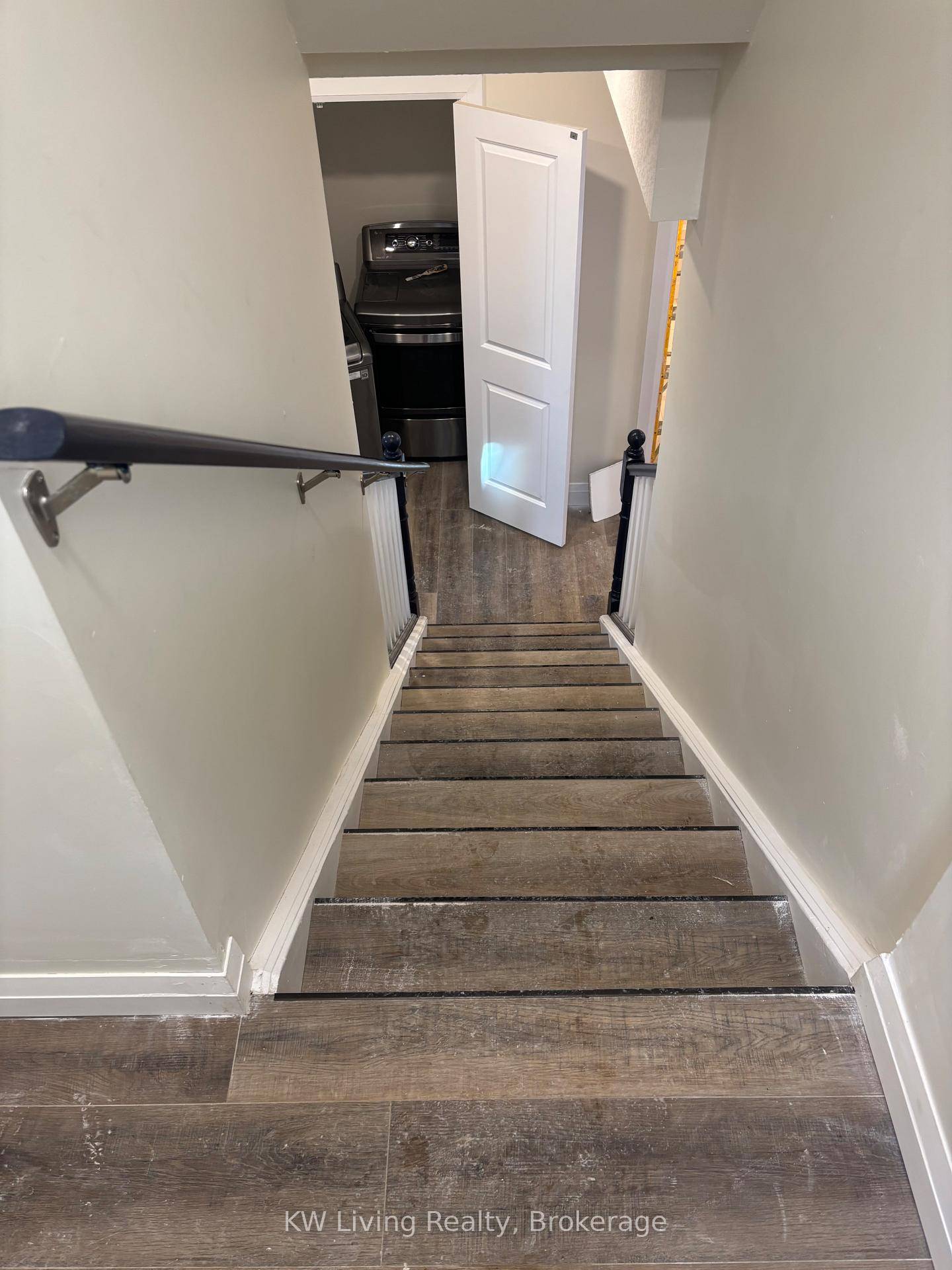 Brand New ! Completely Seprate Entrance, 2 Bedrooms and 1.