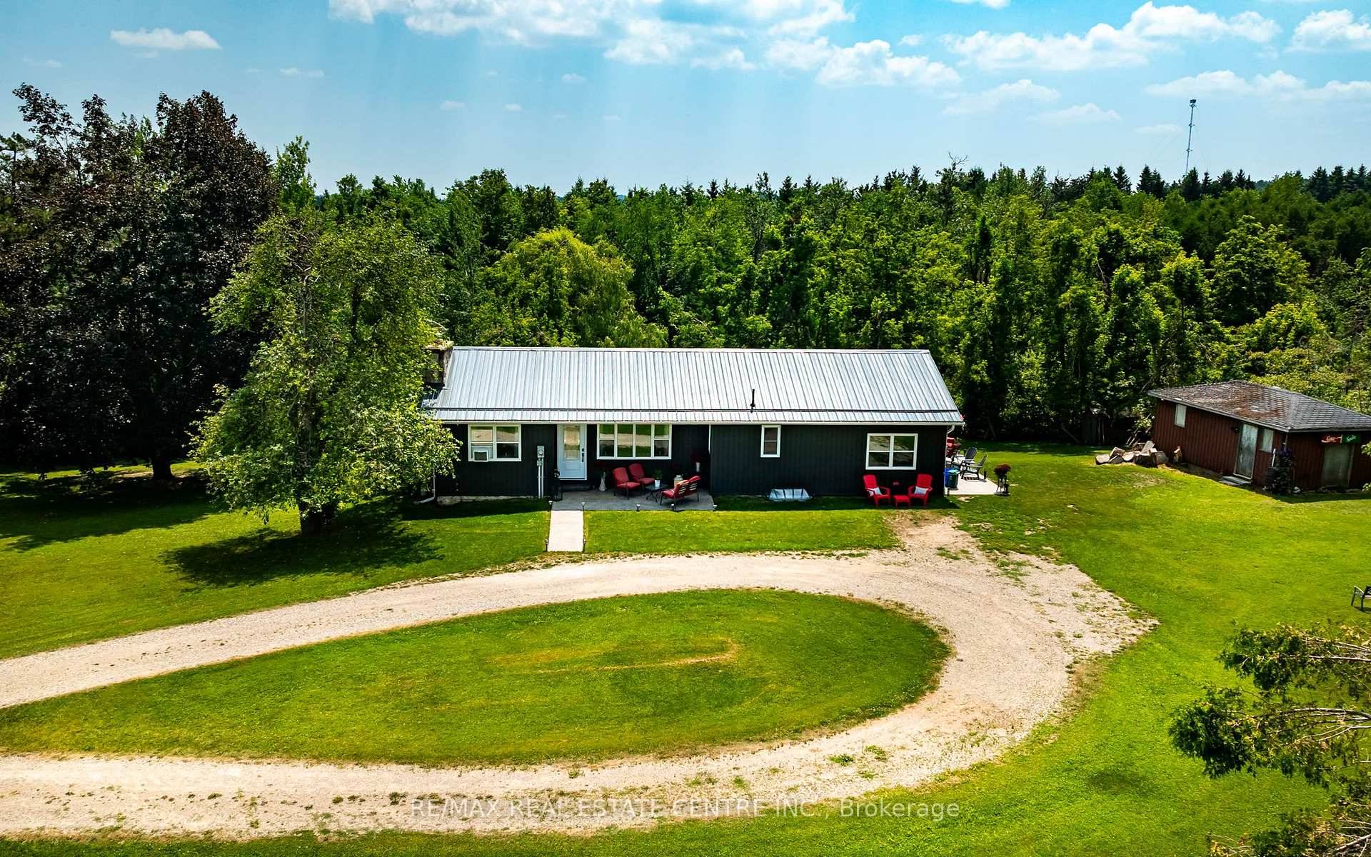 This is the country property you've all been waiting for.