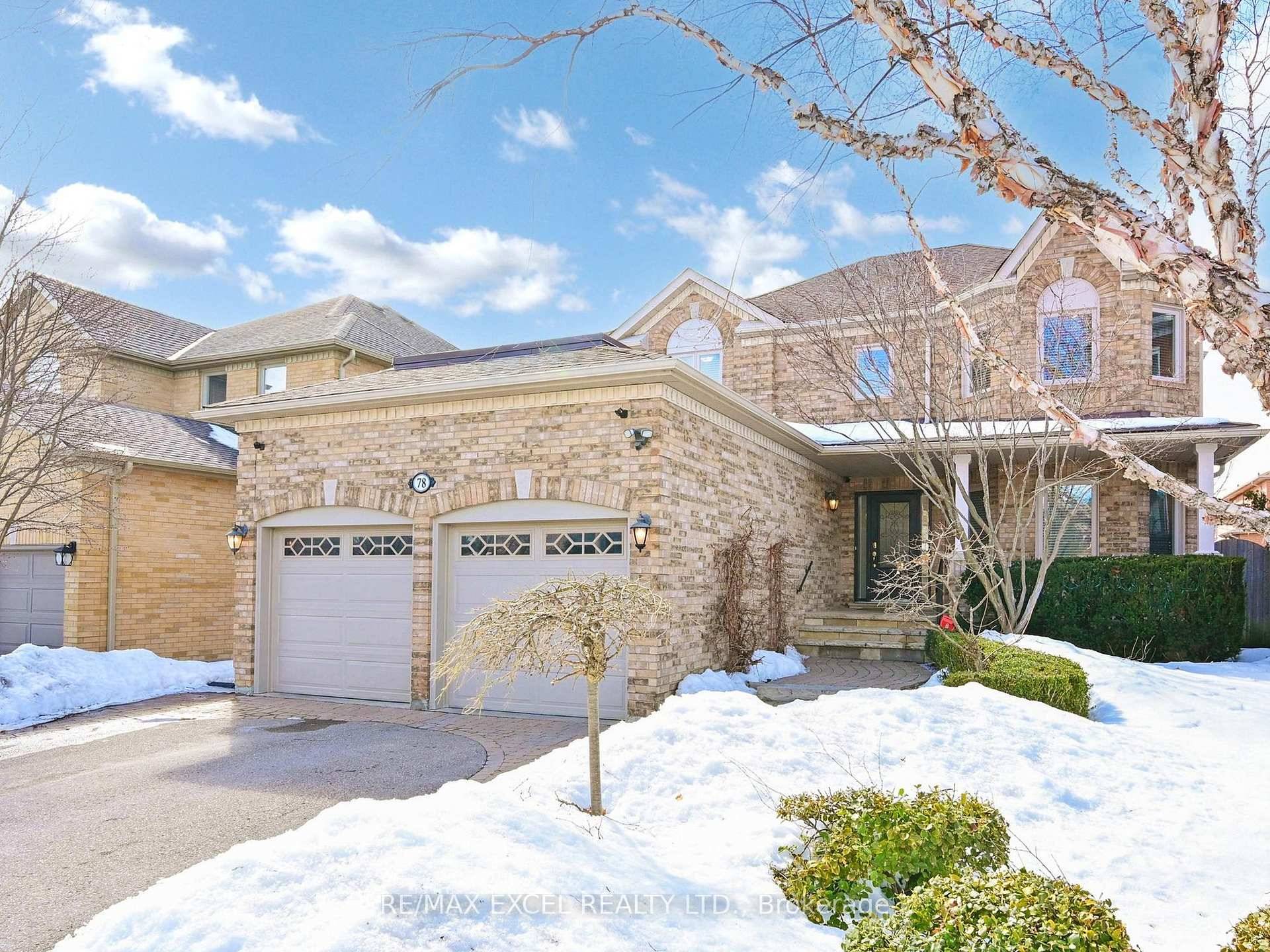 Gorgeous, renovated executive home at the highly sought Westbrook community, features 4 1 bedrooms, 3 bathrooms, approx.