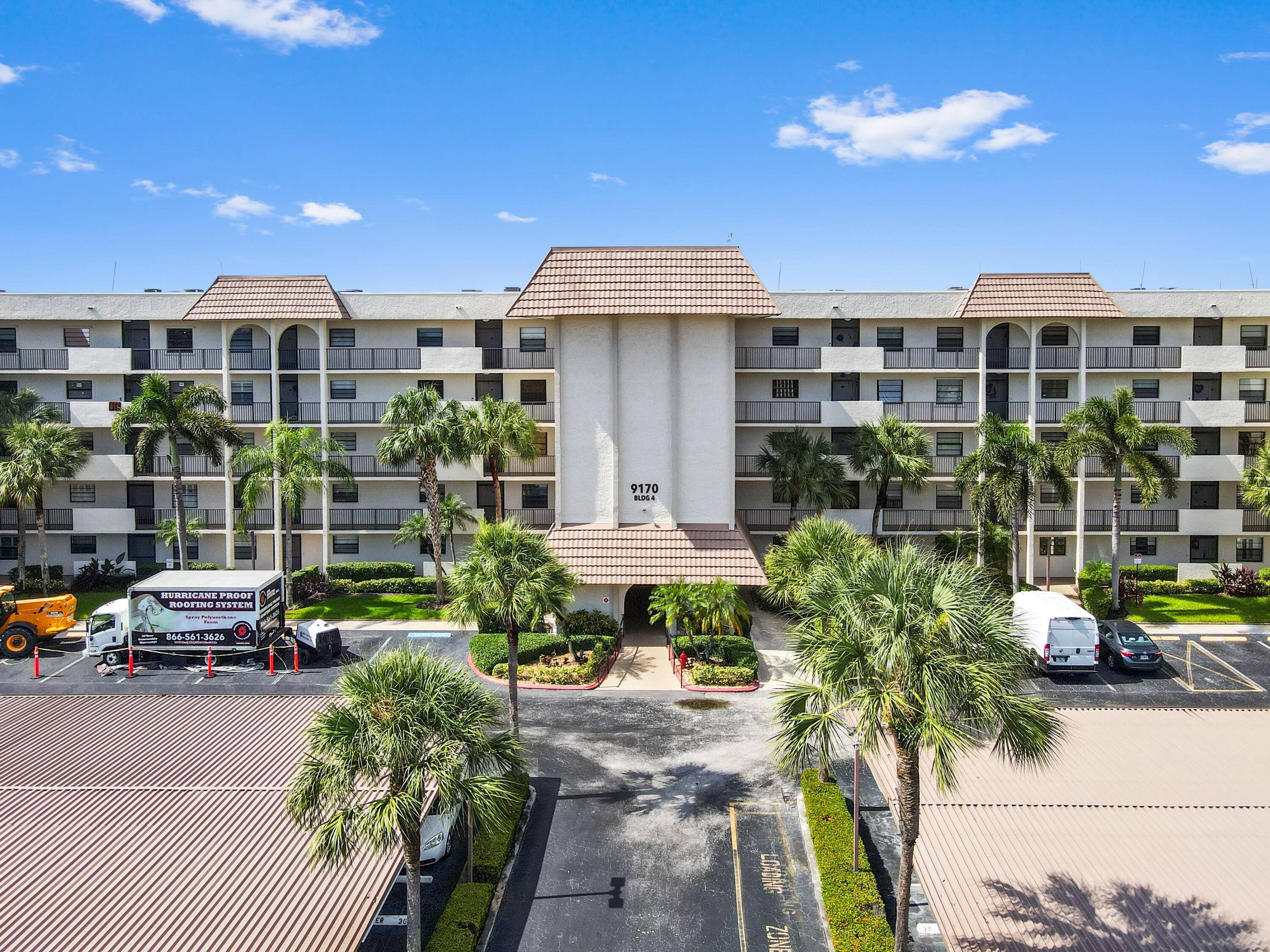 Welcome to this inviting 2 bedroom, 2 bathroom condo in the vibrant 55 community of Patios of Boca Barwood.