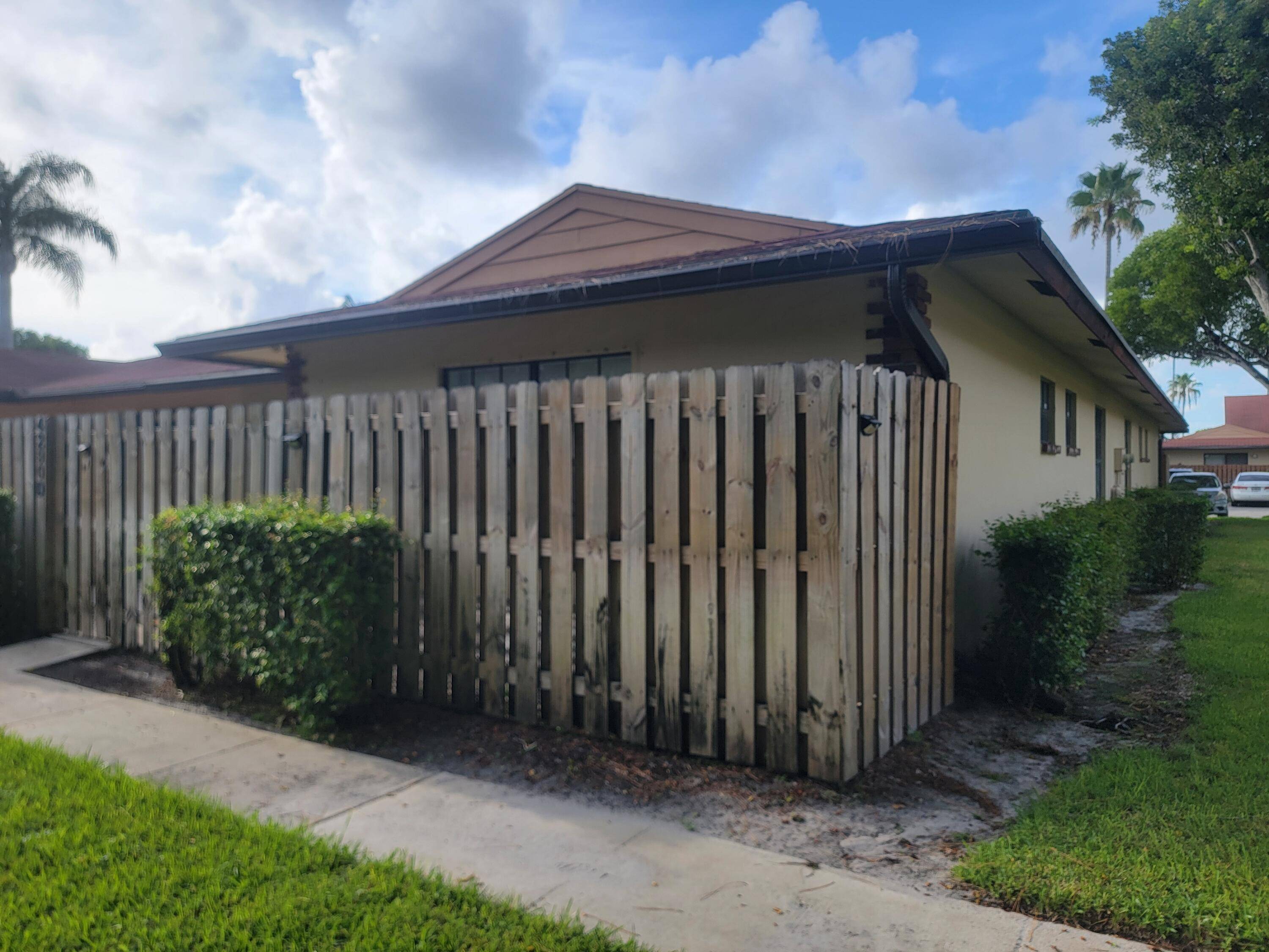 This single story, 2 bedroom, 2 bath townhouse offers a fantastic blank canvas for your vision.