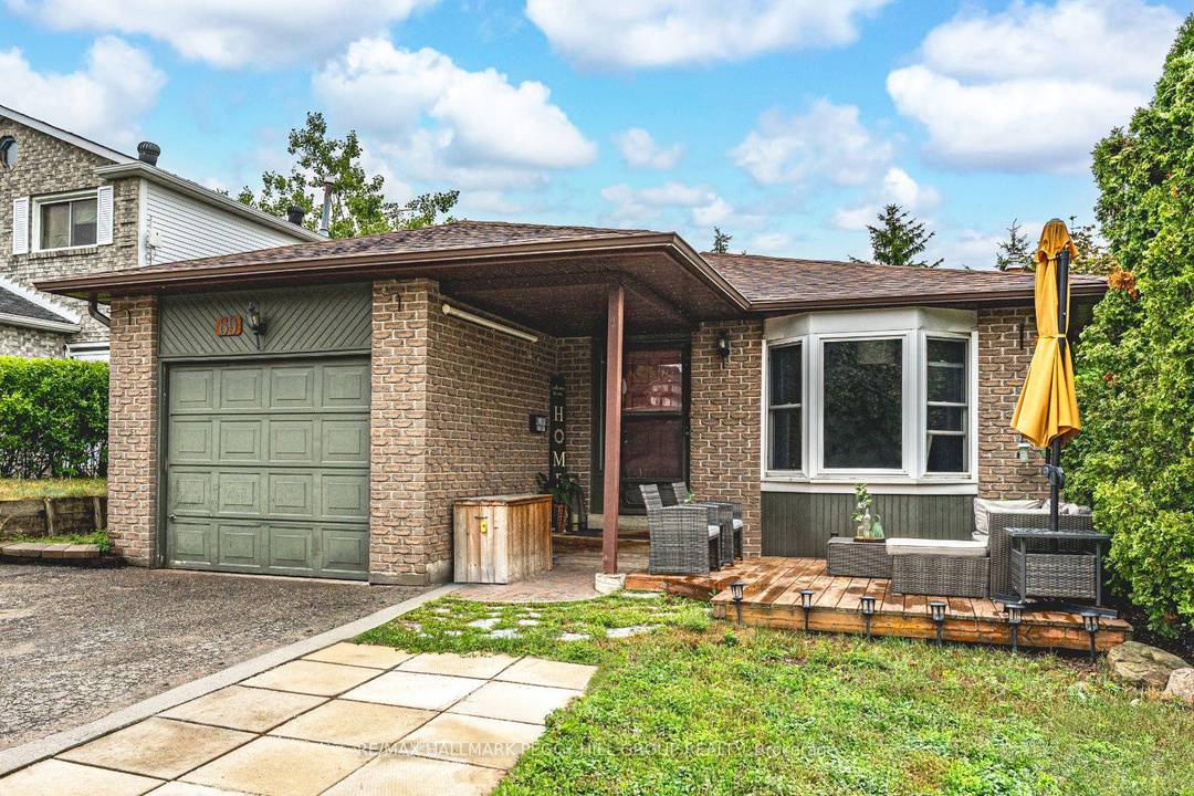 UPDATED LEGAL DUPLEX IN WEST BARRIE PRIME INVESTMENT WITH LASTING VALUE IN A HIGH DEMAND LOCATION !