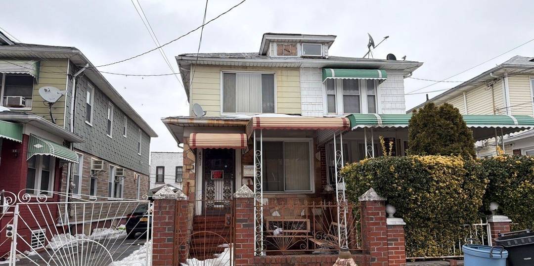 Colonial Style Home. This Home Features 3 Bedrooms, 1.