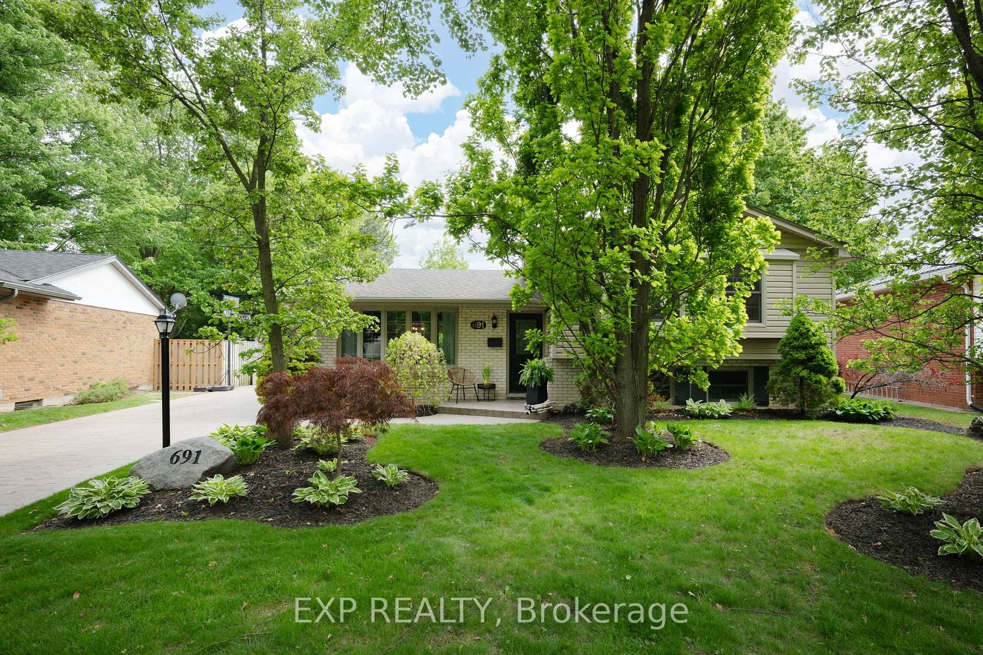 Welcome to your own private retreat in the heart of Northridge one of London's most beloved neighborhoods !
