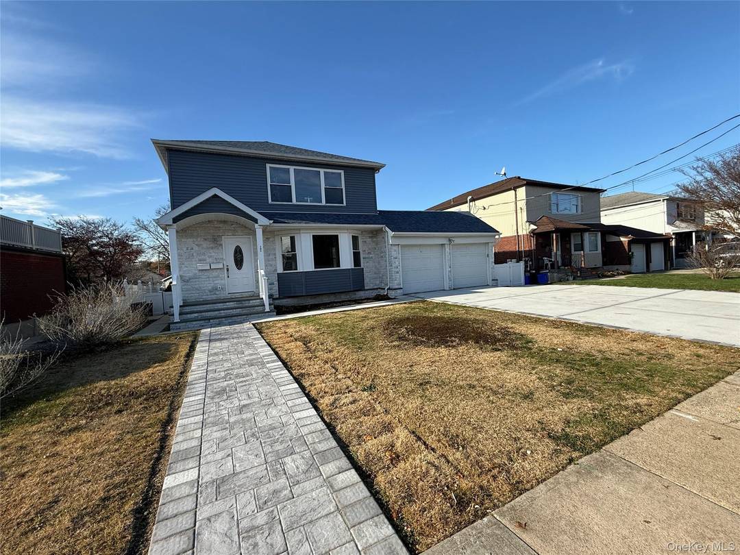 Mint three bedroom, one and a half bath apartment in the heart of Rockville Centre.