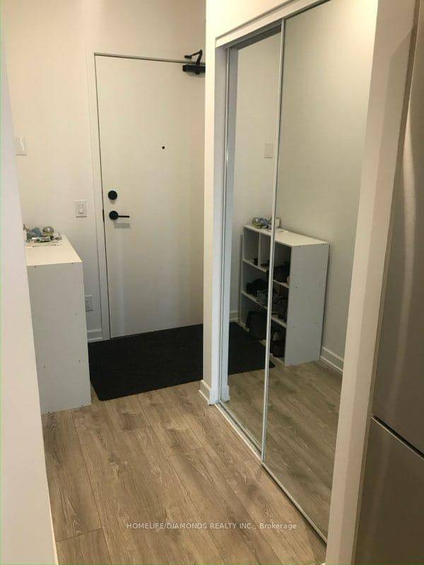 Stunning Freshly Painted 1 Bedroom Suite Located At The Wyatt Condos Is Now Available.