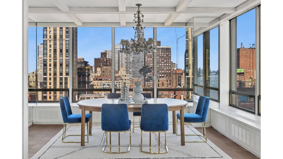 All about the views ! Residence 21B is a high floor 2 bedroom 2 bath oversized corner unit with eat in kitchen, formal dining and walls of glass featuring sweeping ...