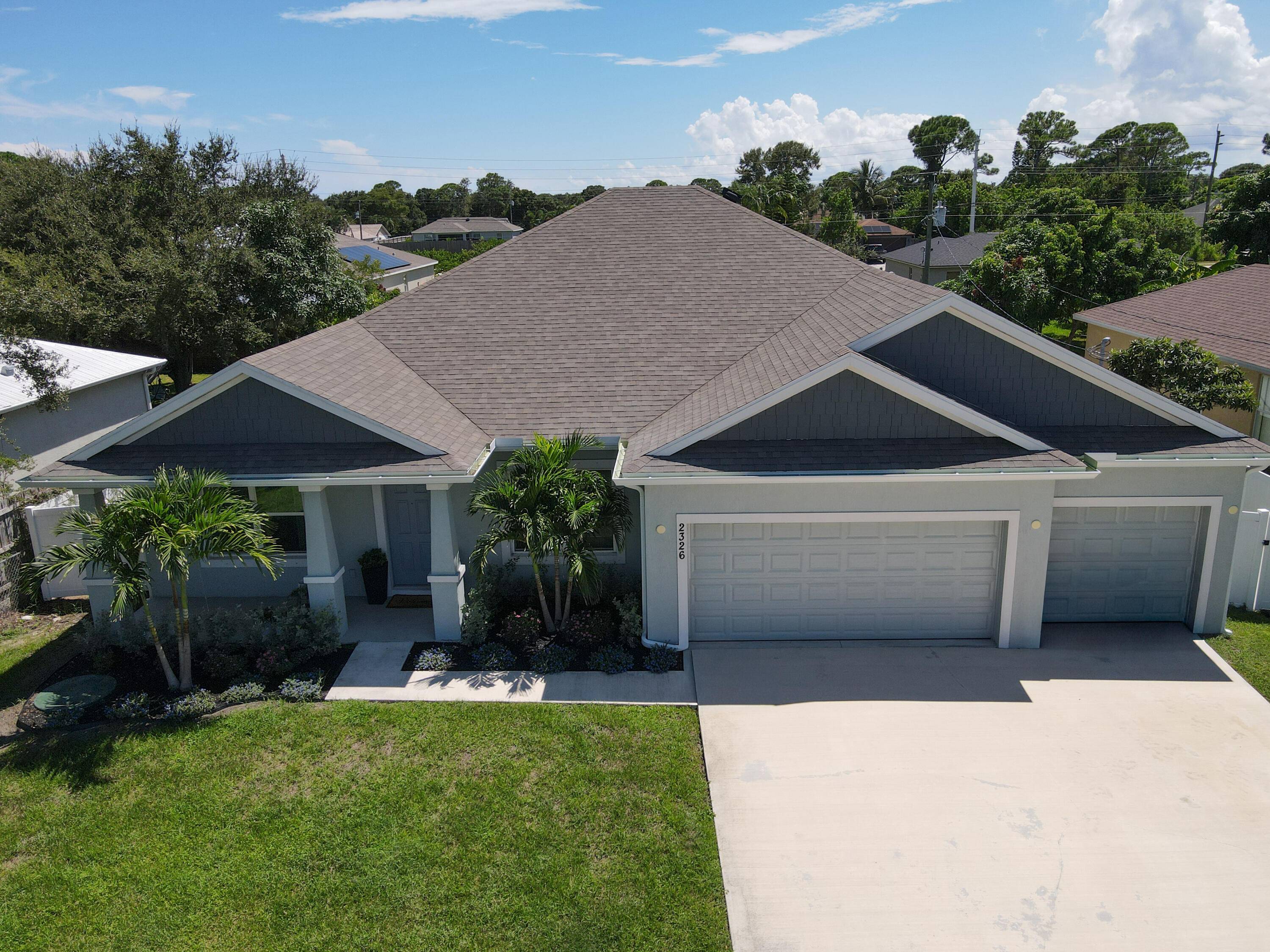 This is a beautiful house only fifteen minutes from the beach !