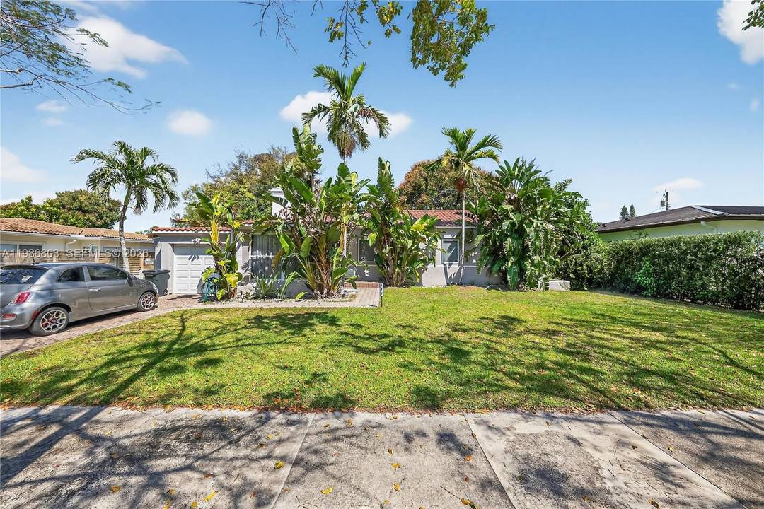 Great opportunity to own in Miami Shores for under 1 million !