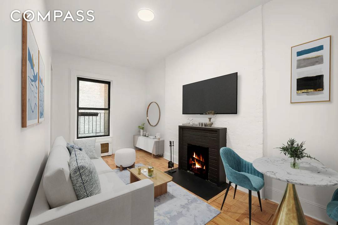 This sponsor unit is a charming 1 bedroom, 1 bathroom apartment located on the Upper West Side of New York City.