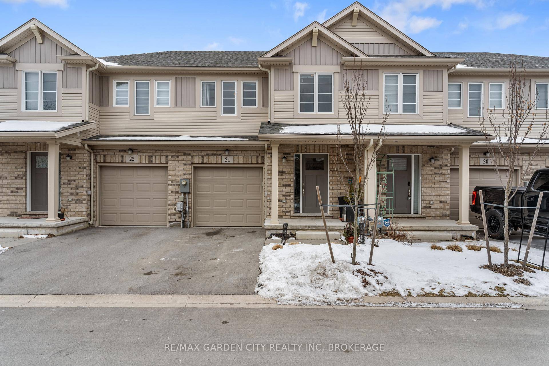 Tenant pays utilities separately electricity, hot water tank rental, natural gas.