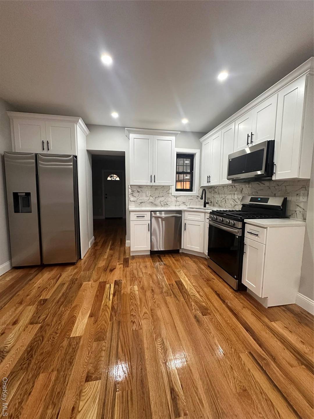 A Beautiful Single Family Home, come make this gorgeous how s your home.