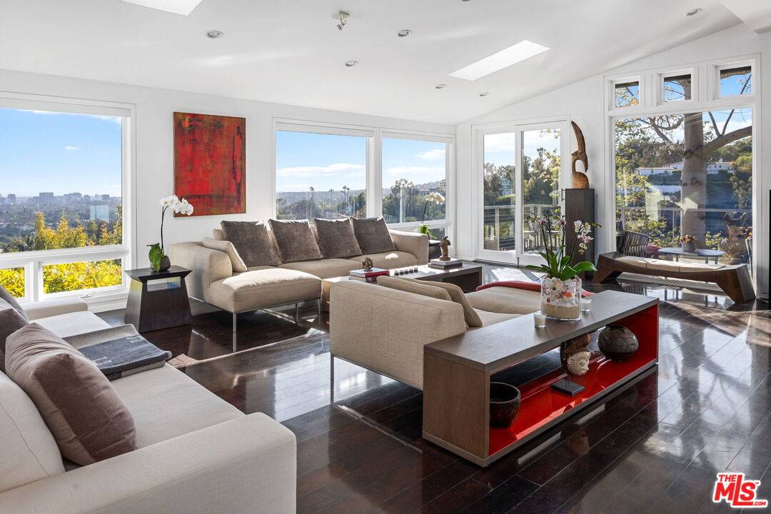 1415   Summitridge Dr 4BR Beverly Hills Post Office | B.H.P.O. La