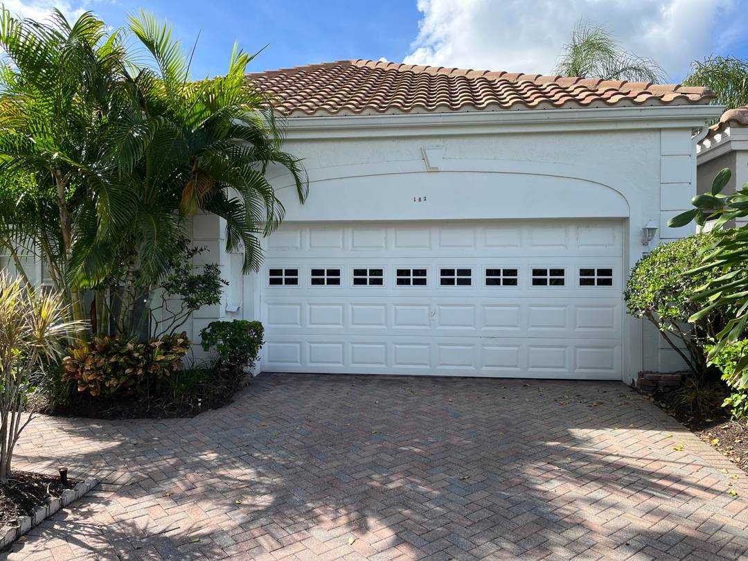 Wonderful rental opportunity in Palm Beach Gardens.