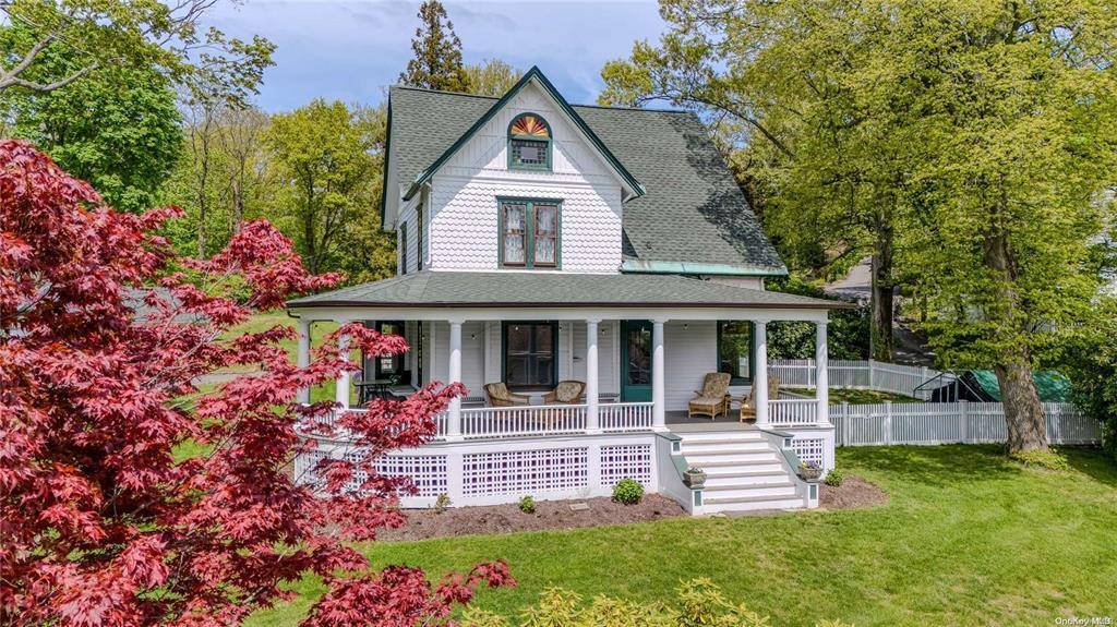 Hamilton Tooker Bayles House.