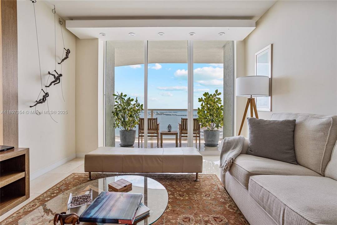 Stunning 2 bedroom, 2. 5 bathroom at The Emerald at Brickell condo offers a modern lifestyle with spectacular ocean and bay views in the heart of Miami.