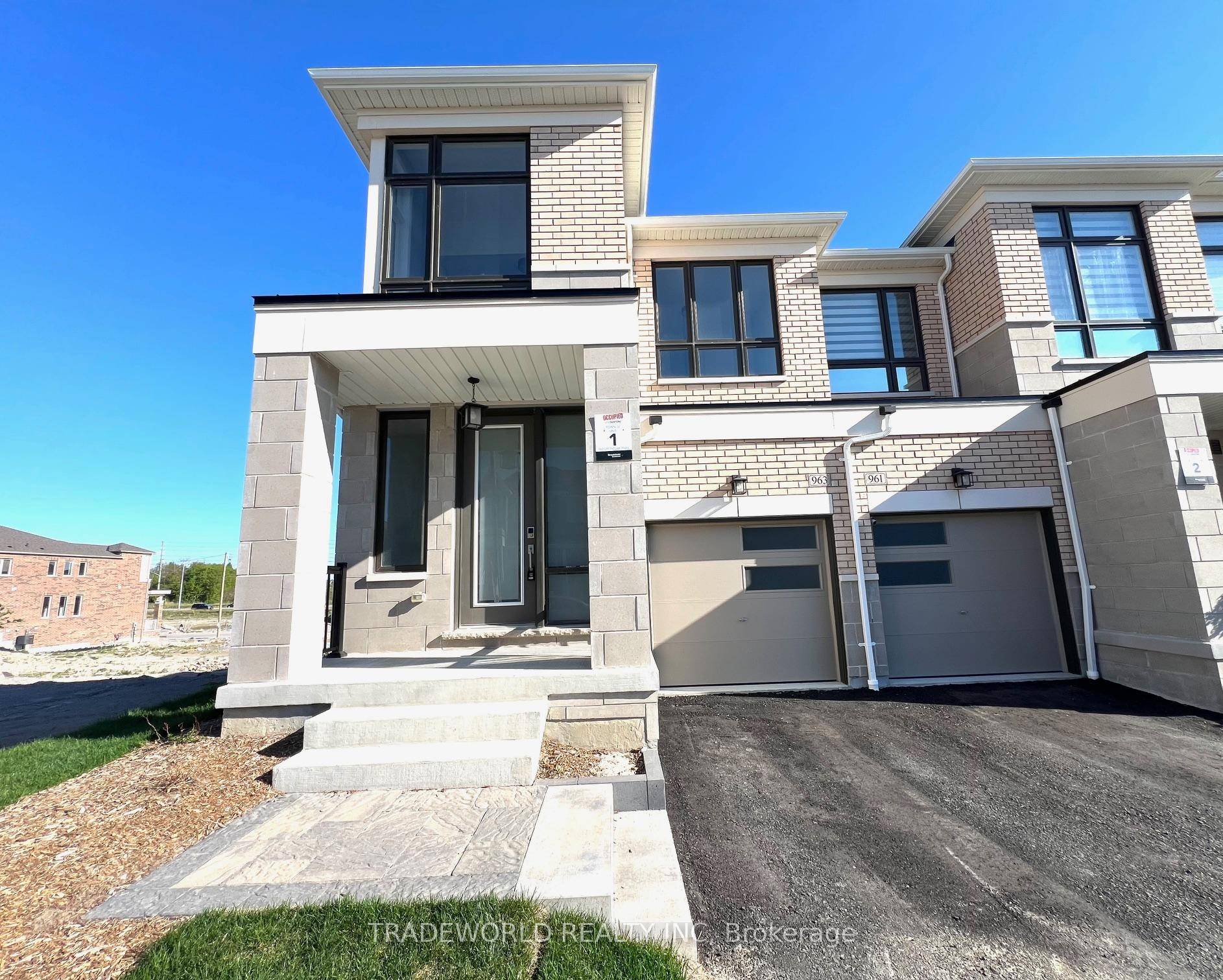 Brand New Never Lived In 2 Storey End Unit Traditional Townhouse With Walk Out Basement 4 Bedrooms And 3 Baths main Floor And 2nd Floor Smooth Ceiling 9' Ceiling amp ...