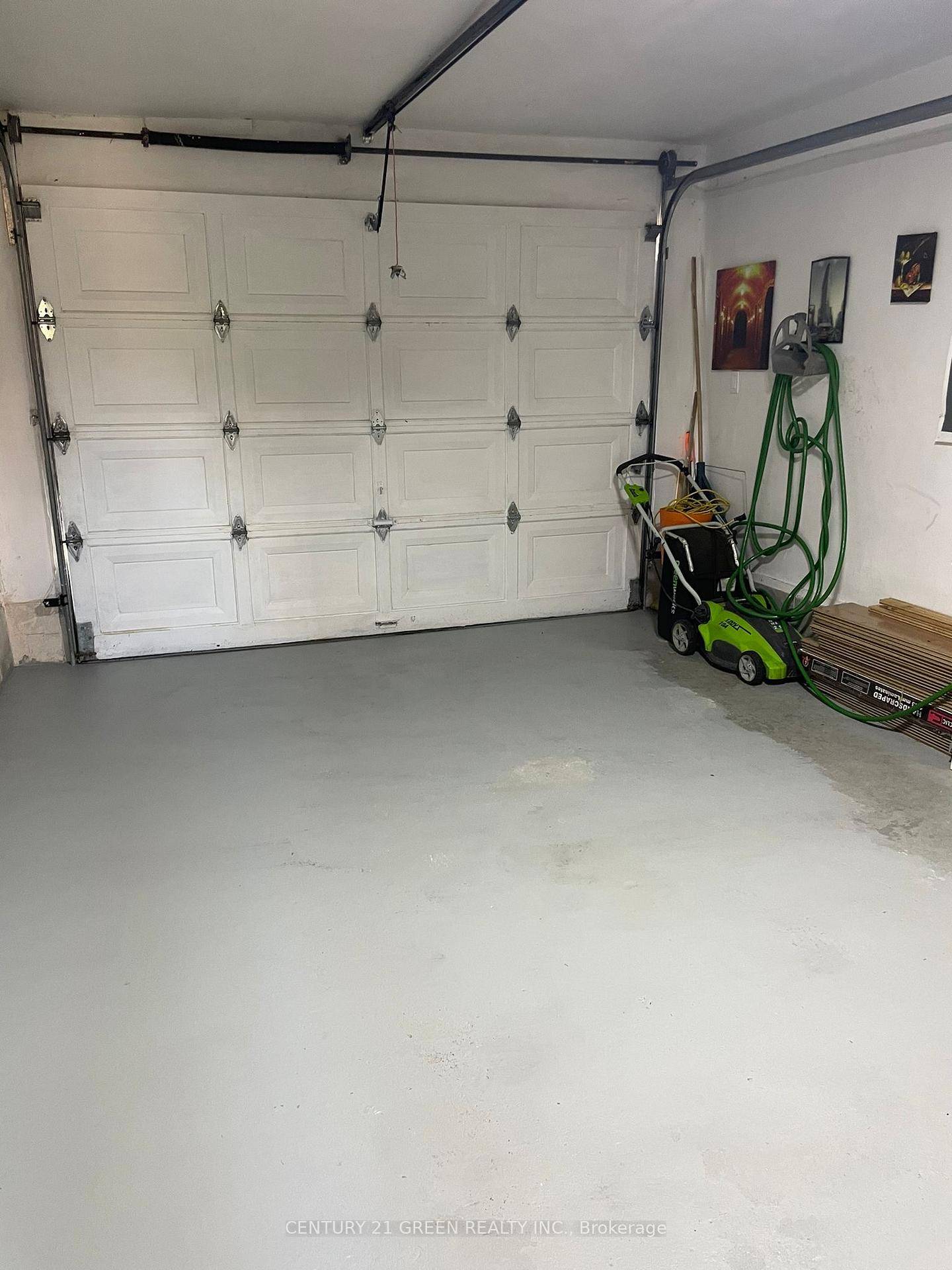 Room for rent in this clean, spacious and quiet home.