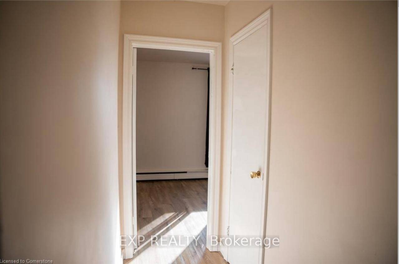 Welcome to 250 Highland Road W in the desirable Leckie Park neighbourhood of Stoney Creek.