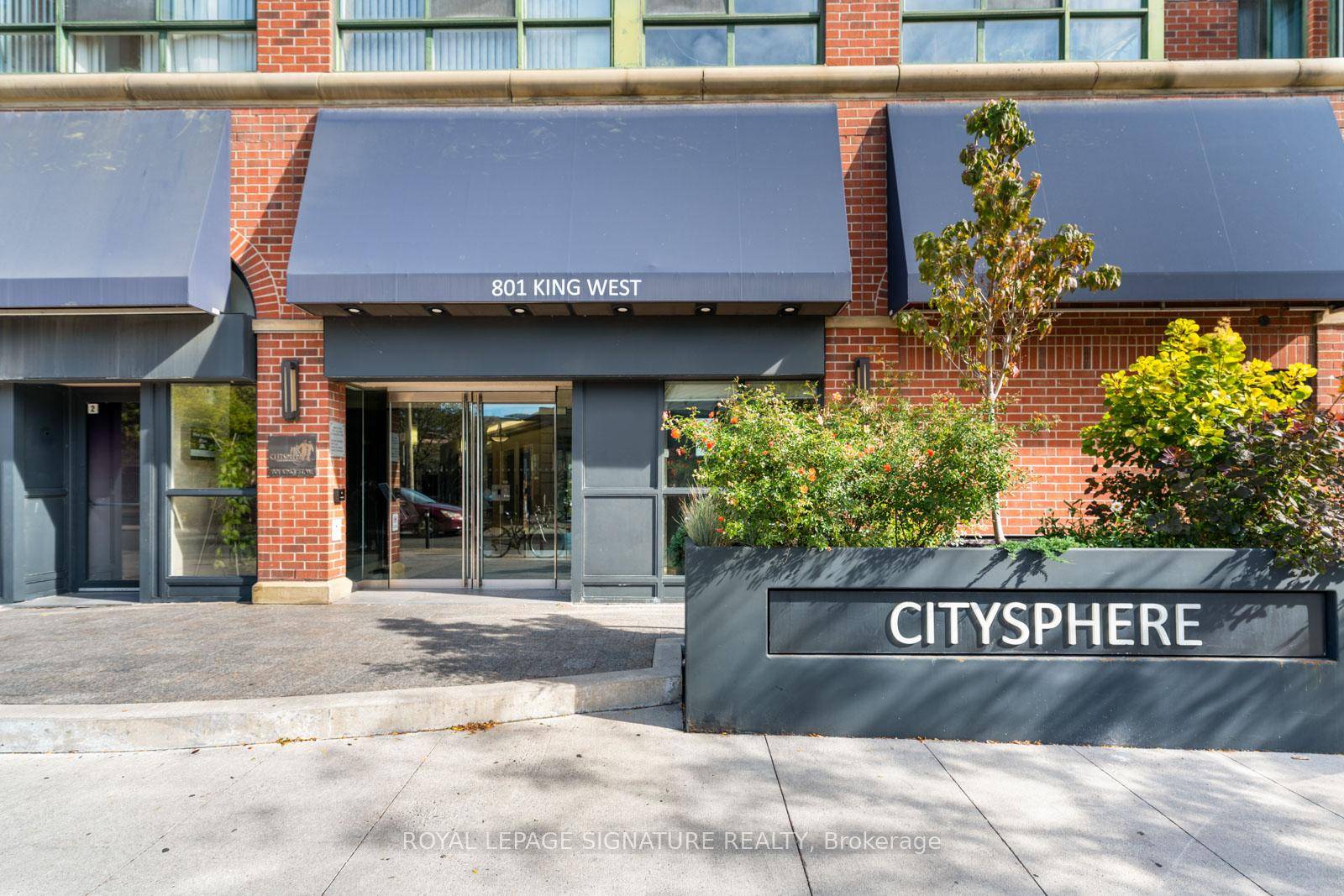 Say hello to your new home in the heart of King West !