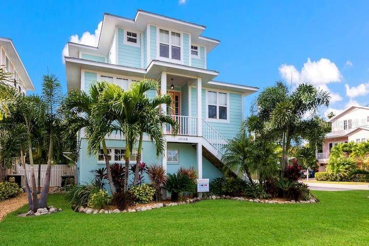 Beachside Luxury Rental 3BR, 2.