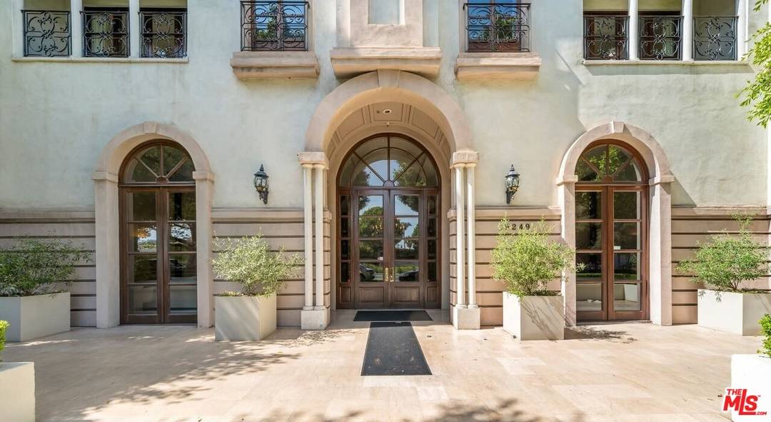 9249   Burton Way 2BR Beverly Hills Post Office | B.H.P.O. La