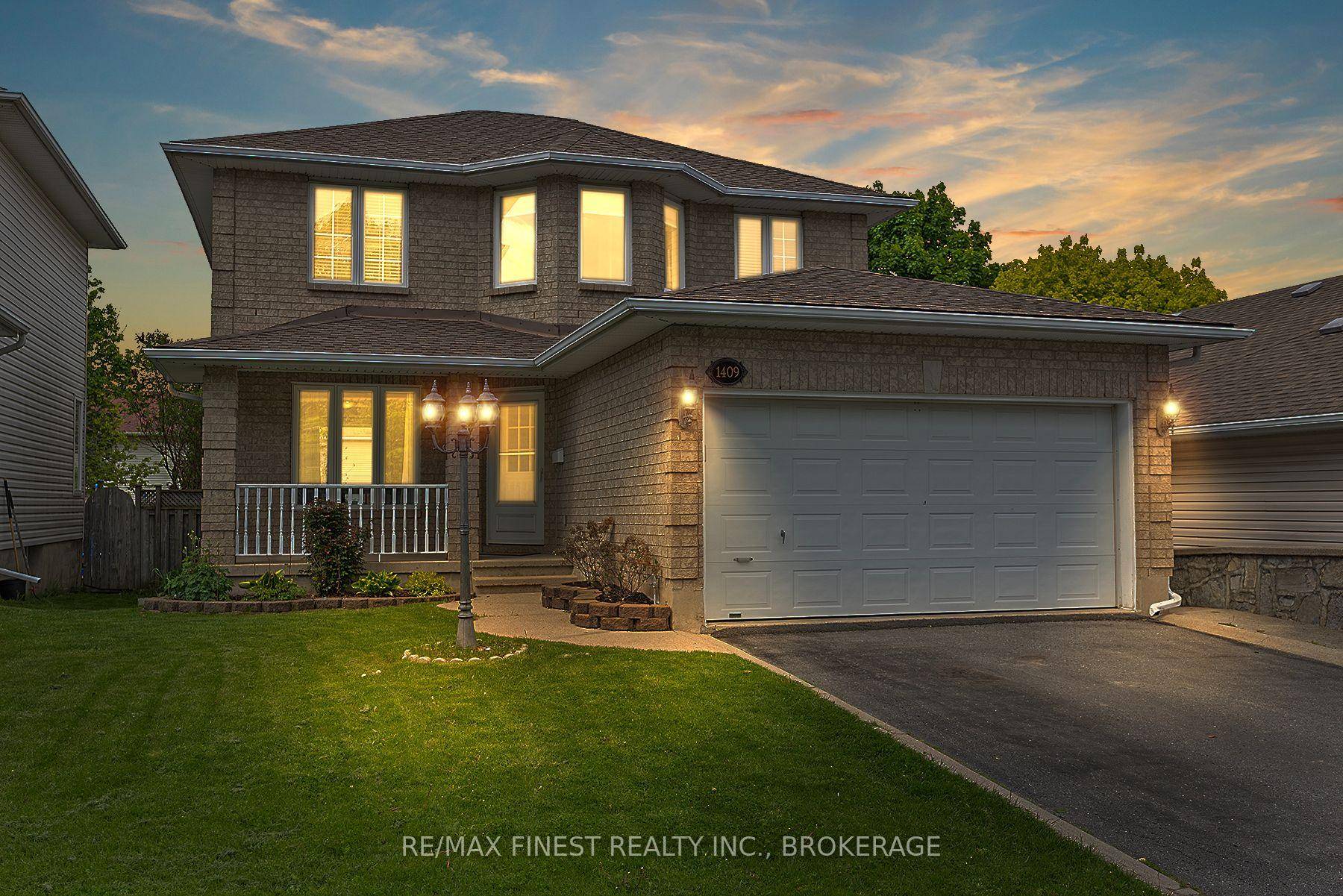 Welcome to 1409 Fisher Crescent a well maintained 3 bedroom, 3.
