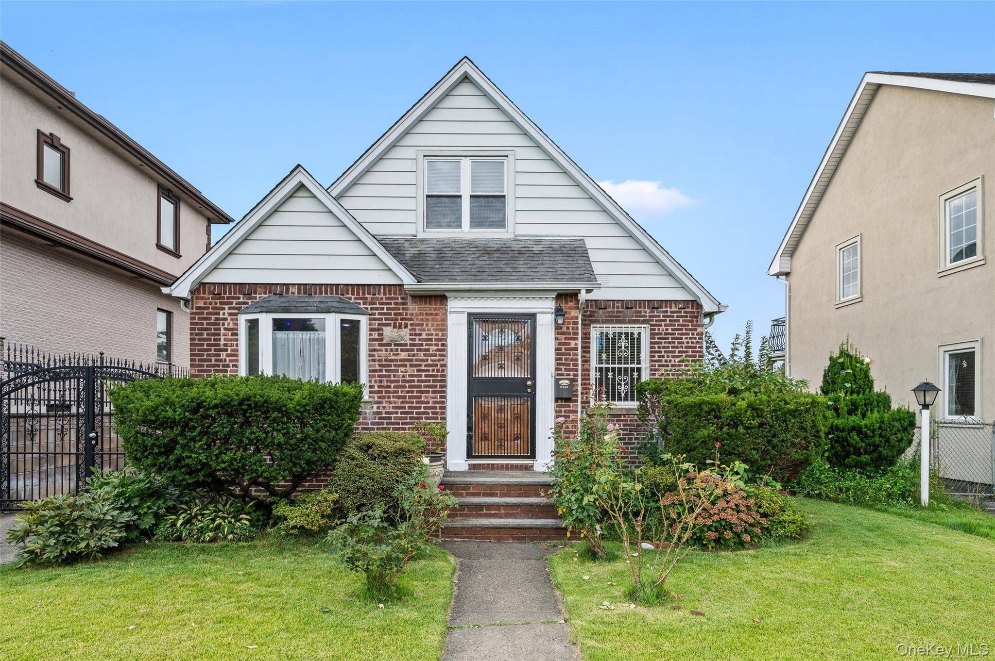 A clean, comfortable, cozy and exquisite single family of Cape style, ideally located between Auburndale and Fresh Meadow, a nice, quiet and warm neighborhood, convenient community, with Kissena Corridor Park, ...