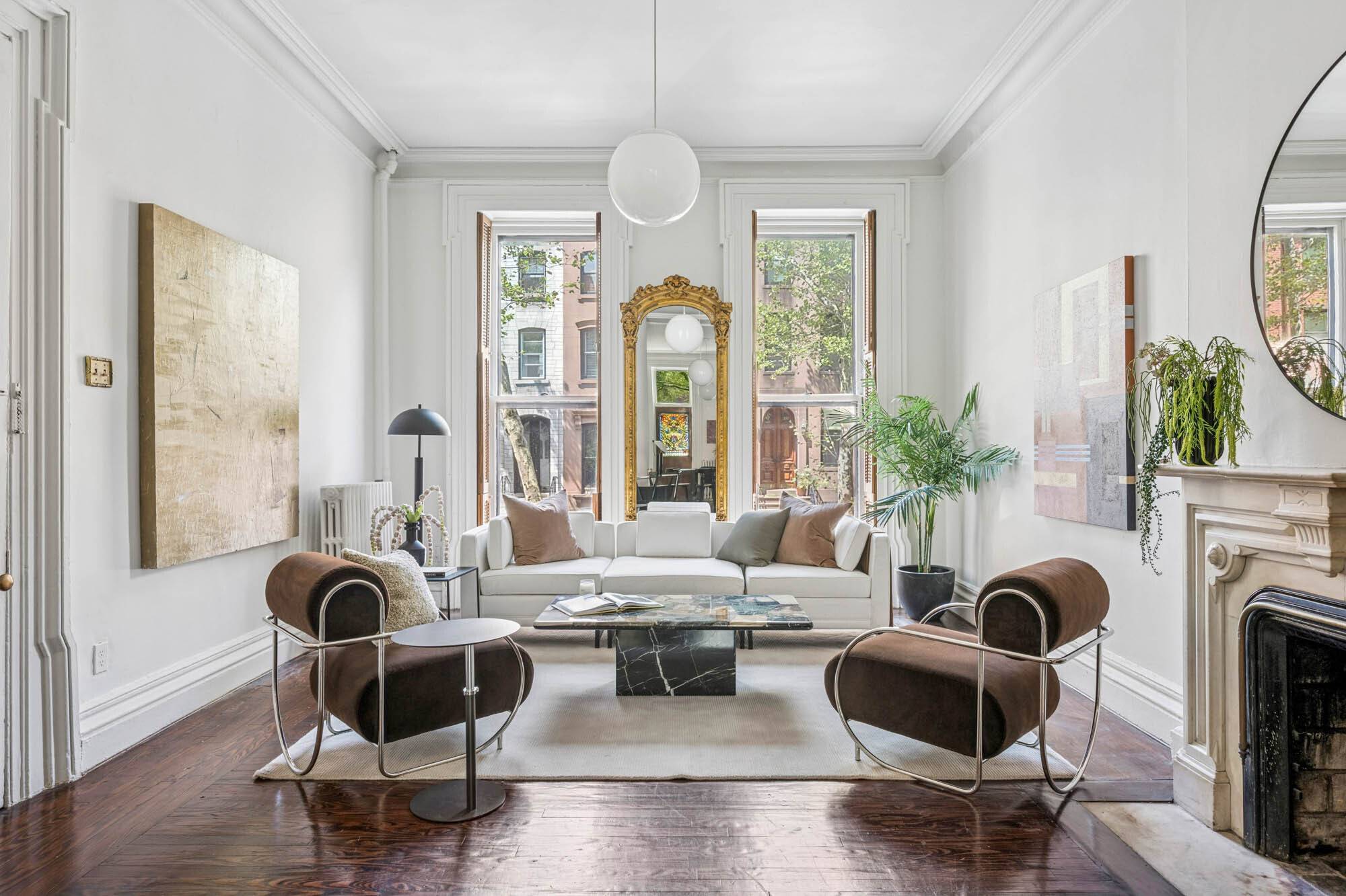 Located mid block between Kane and Degraw St in the Cobble Hill Historic District, this 5 story, Italianate Brownstone offers tremendous opportunity to create a stunning and perfectly proportioned one ...
