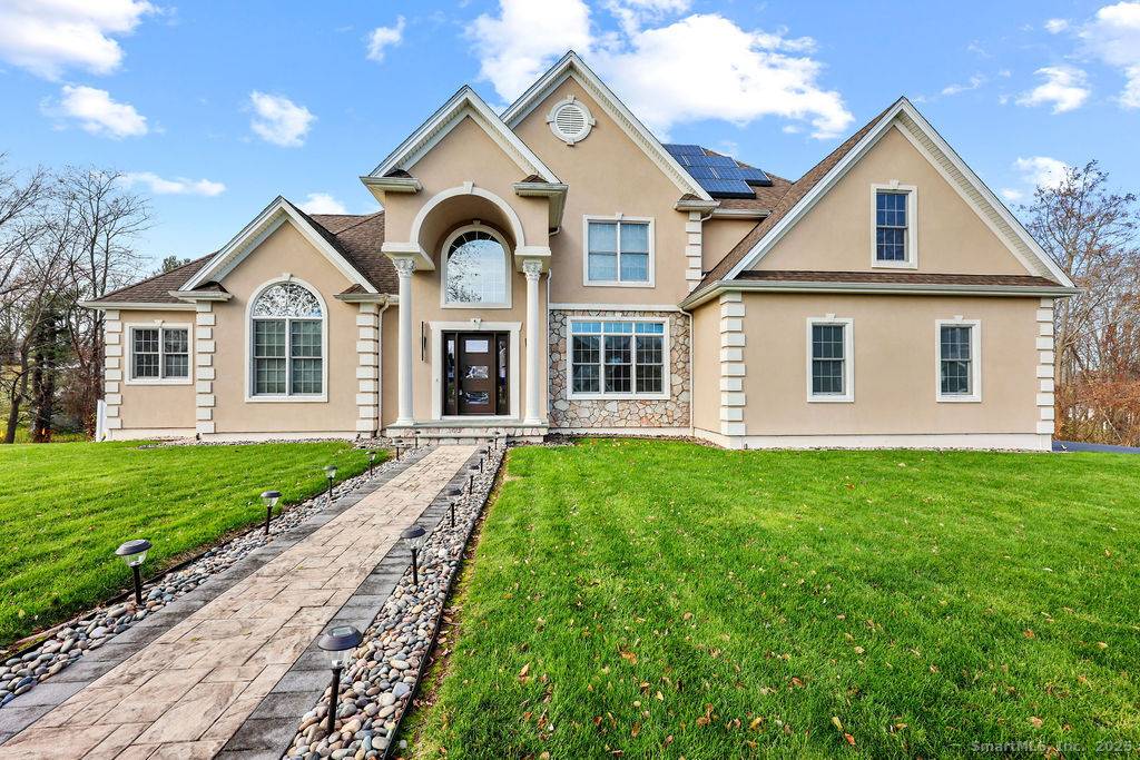 Welcome to this exceptional custom built home offering the perfect blend of luxury, comfort, and functionality.