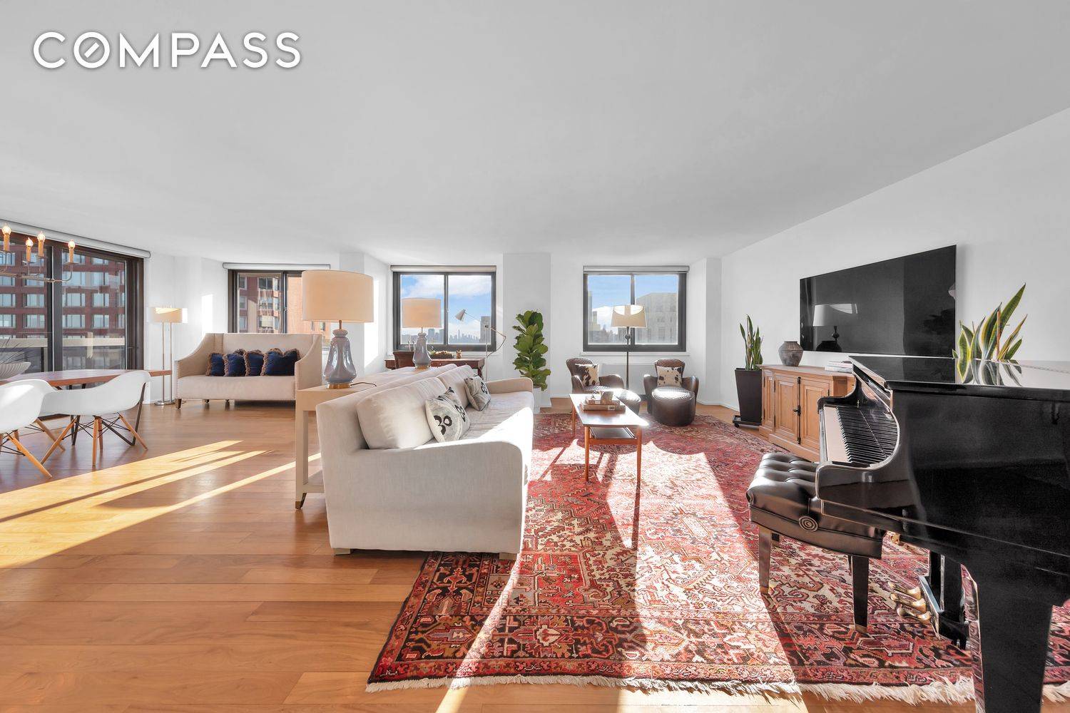 Stunning 3 bed w 2 balconies amp ; panoramic views !