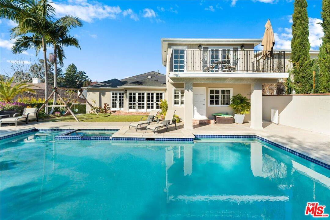 314  S Glenroy Ave 4BR Brentwood La