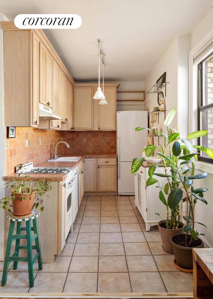 SIGNIFICANT PRICE REDUCTION Come and check out this Lenox Hill deal of the century !