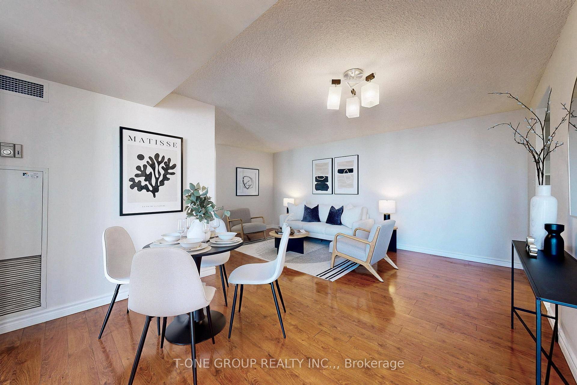 Rare 1013 Sqft Corner Gem One Of The Largest Layouts In The Building !